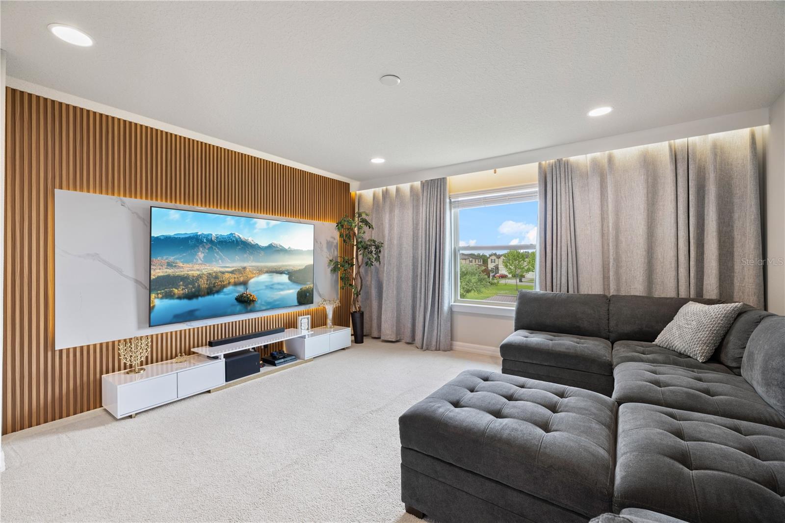 CROWN POINTE COVE - Residential