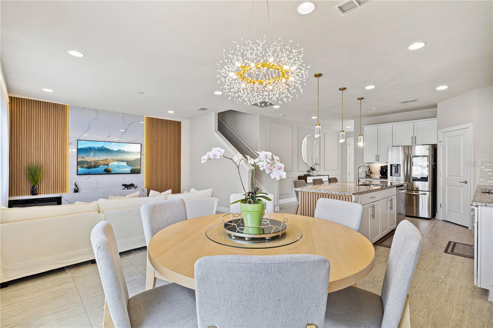 CROWN POINTE COVE - Residential