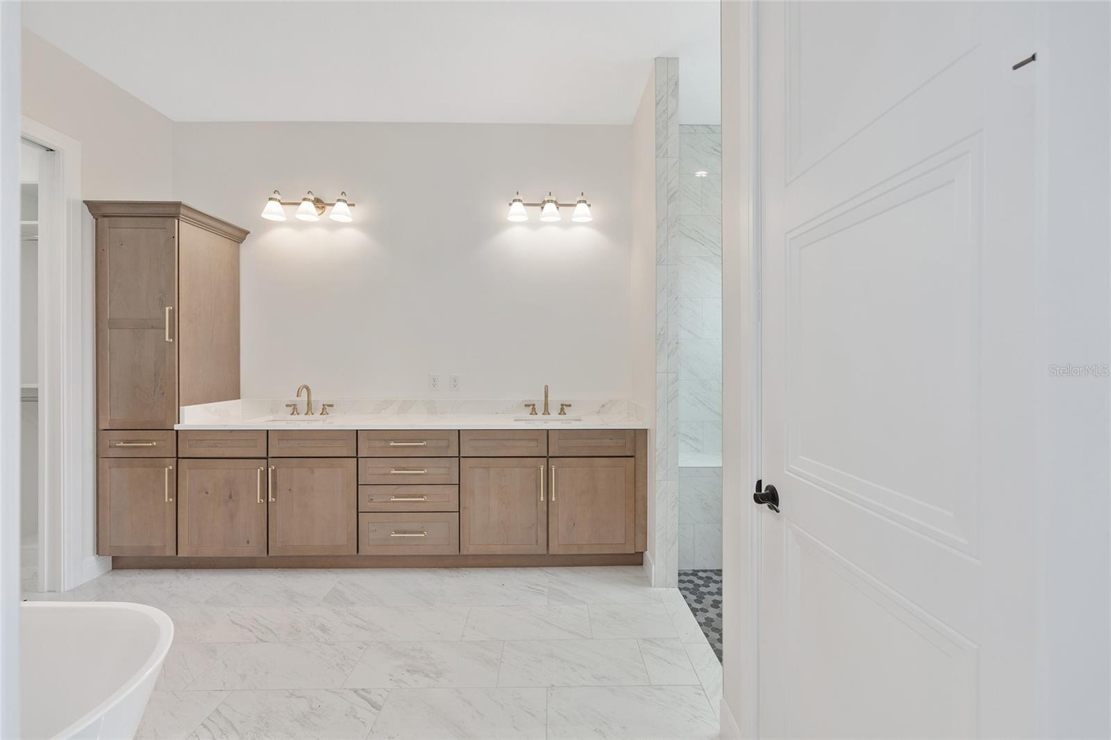 SAND HILL CREEK - Residential