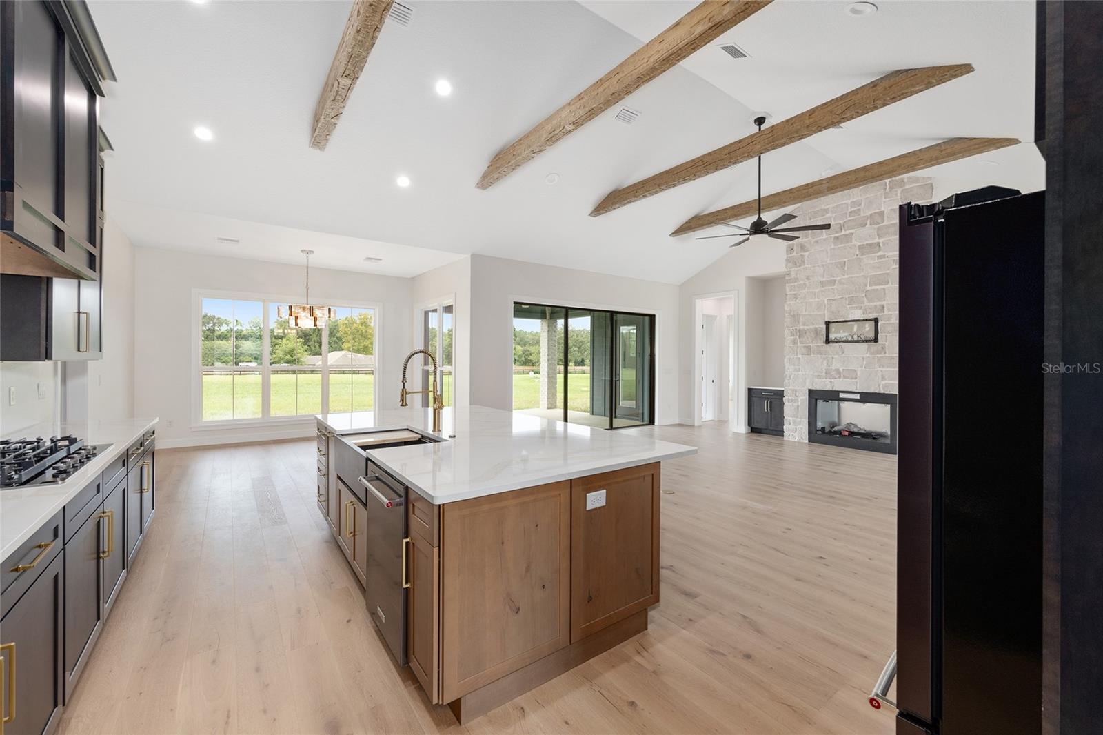 SAND HILL CREEK - Residential