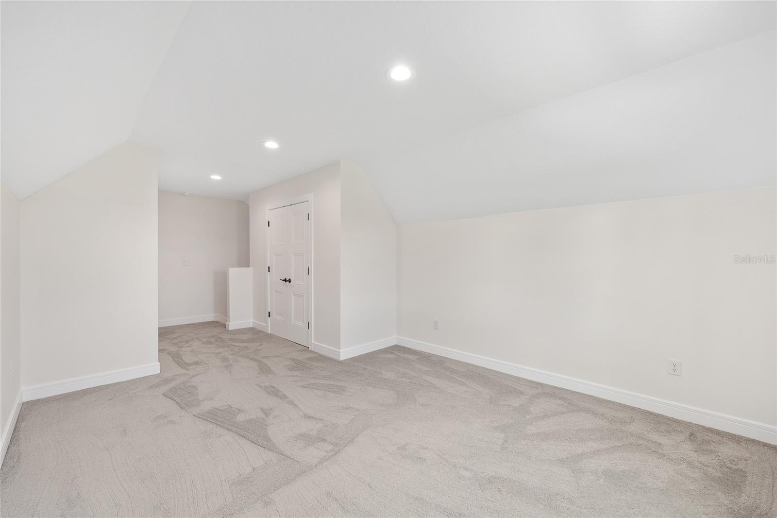 SAND HILL CREEK - Residential