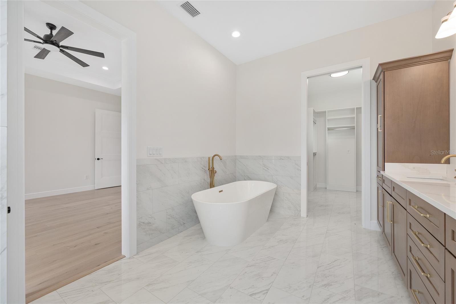SAND HILL CREEK - Residential