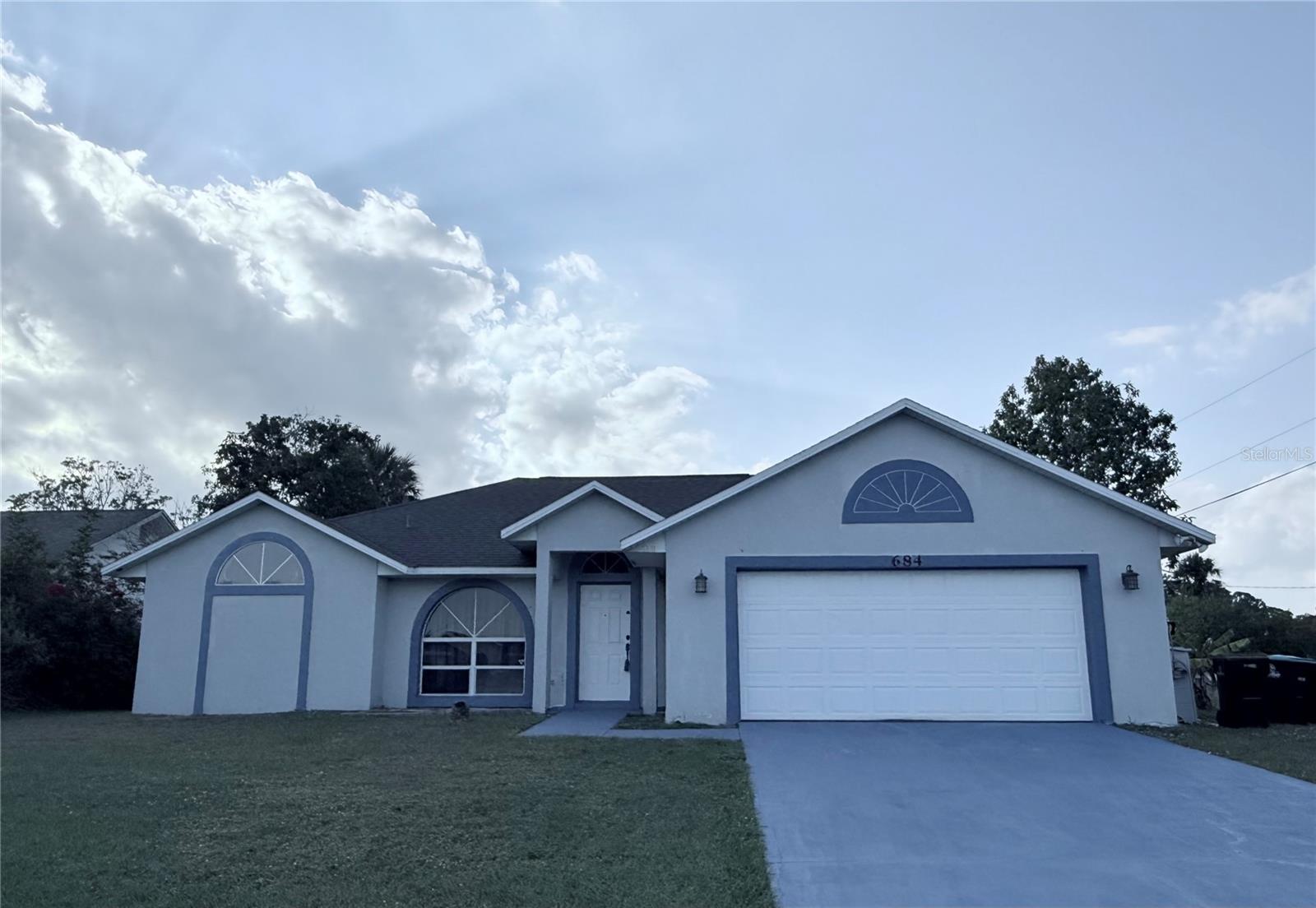 684 SEVEN GABLES CIRCLE SE