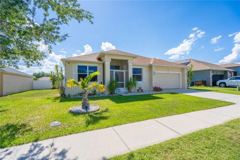 A home in WINTER HAVEN