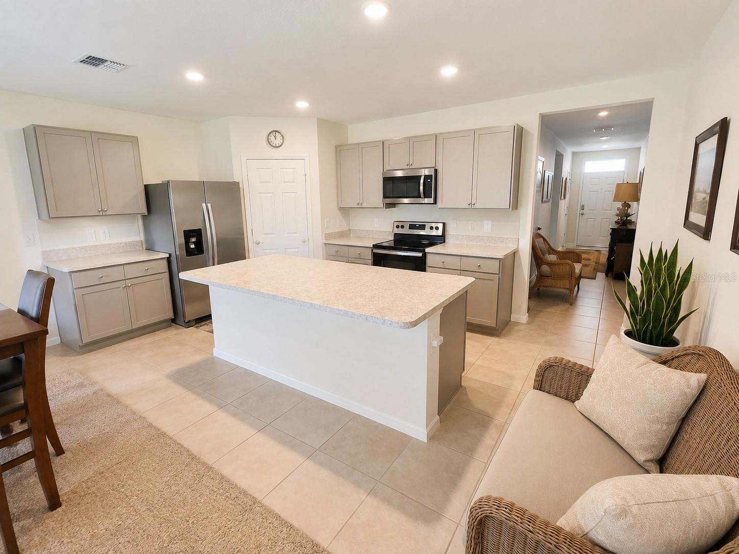 2711 NEVERLAND DRIVE