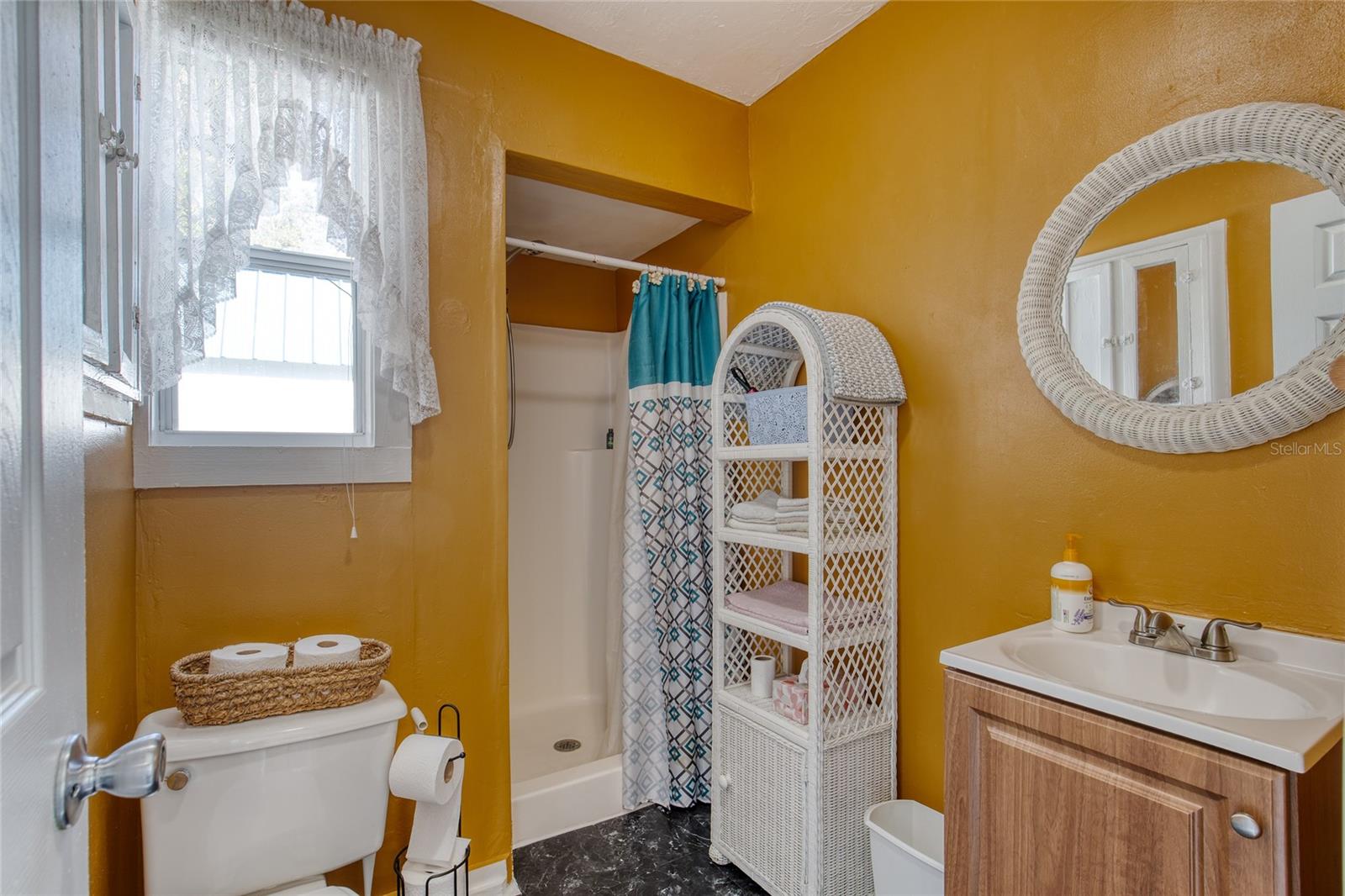 HARBOR OAKS UNIT 01 - Residential Income