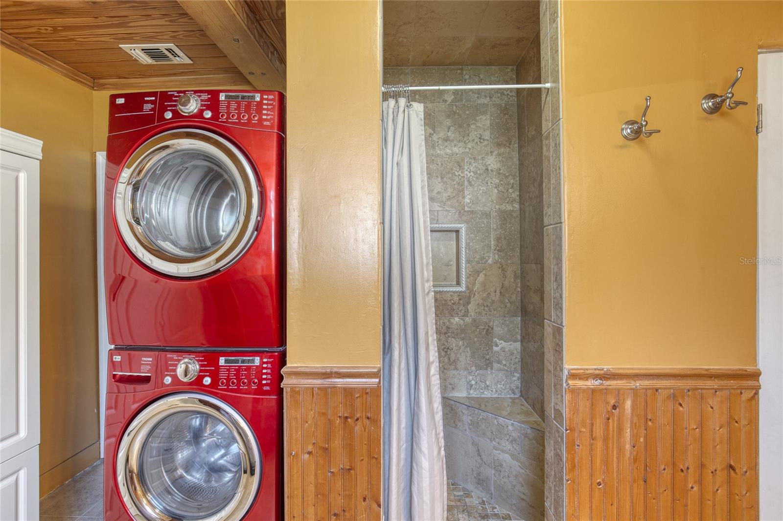 HARBOR OAKS UNIT 01 - Residential Income