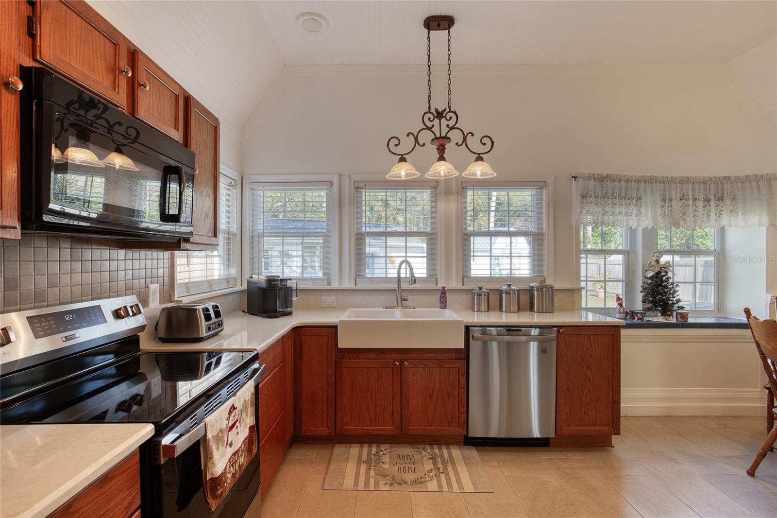 HARBOR OAKS UNIT 01 - Residential Income