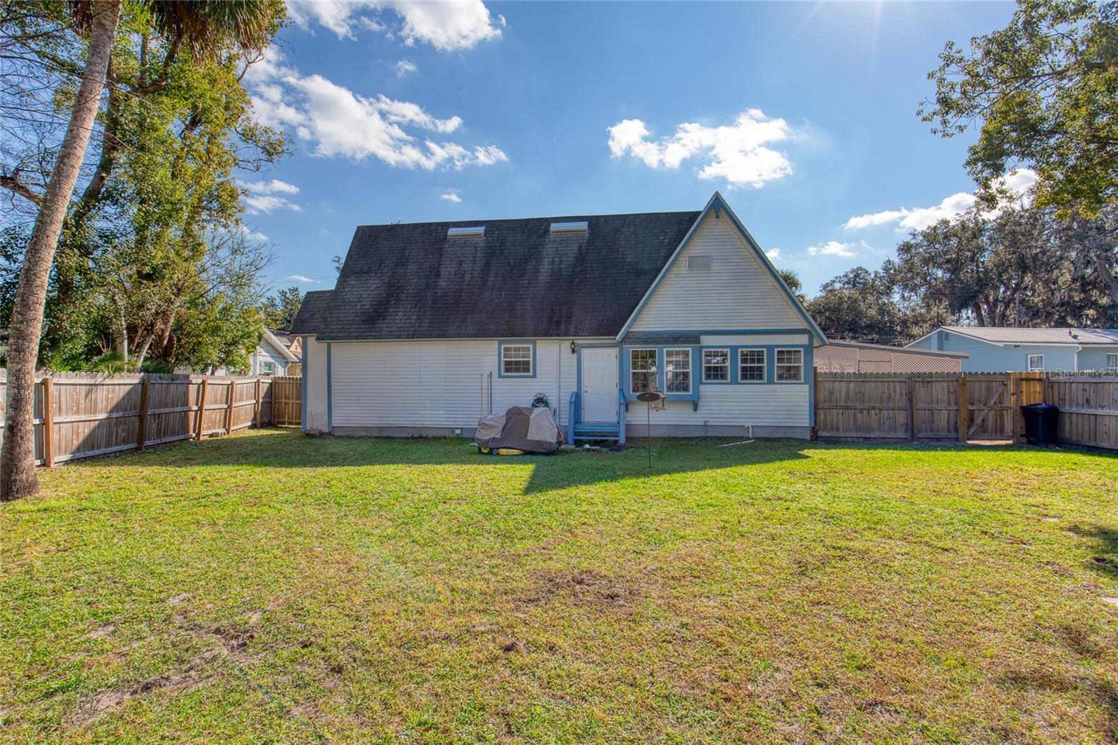 HARBOR OAKS UNIT 01 - Residential Income