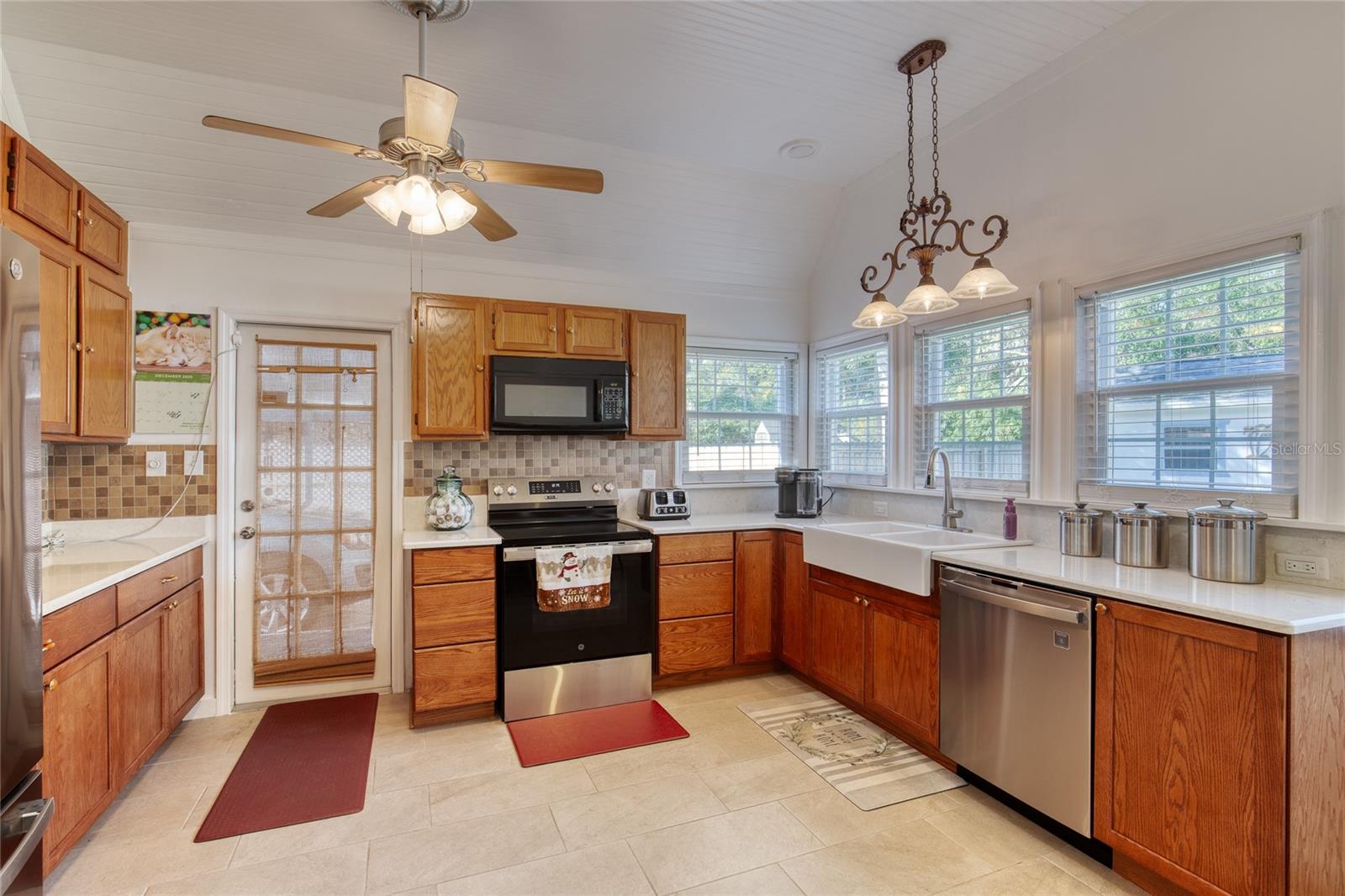 HARBOR OAKS UNIT 01 - Residential Income