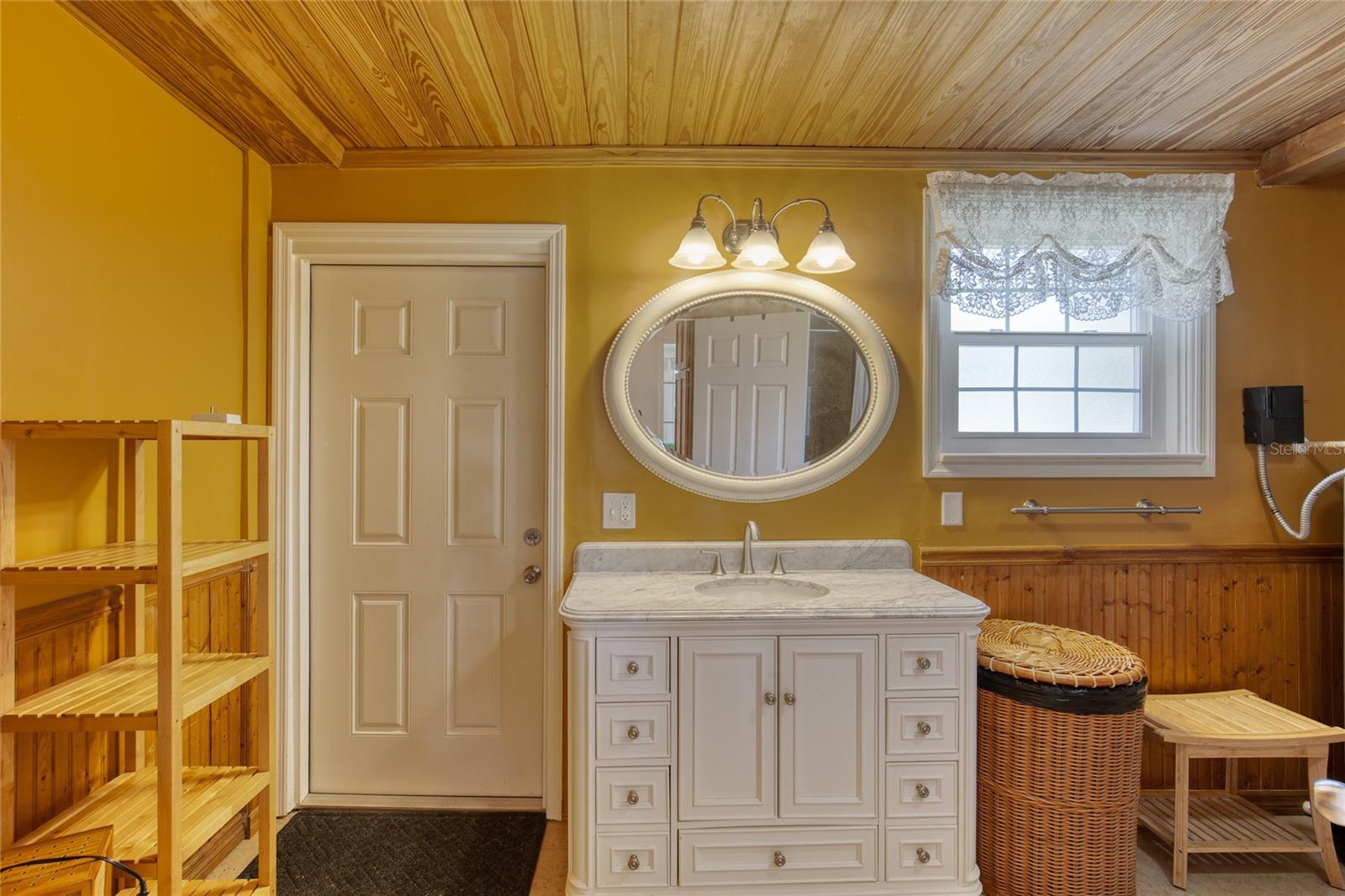 HARBOR OAKS UNIT 01 - Residential Income