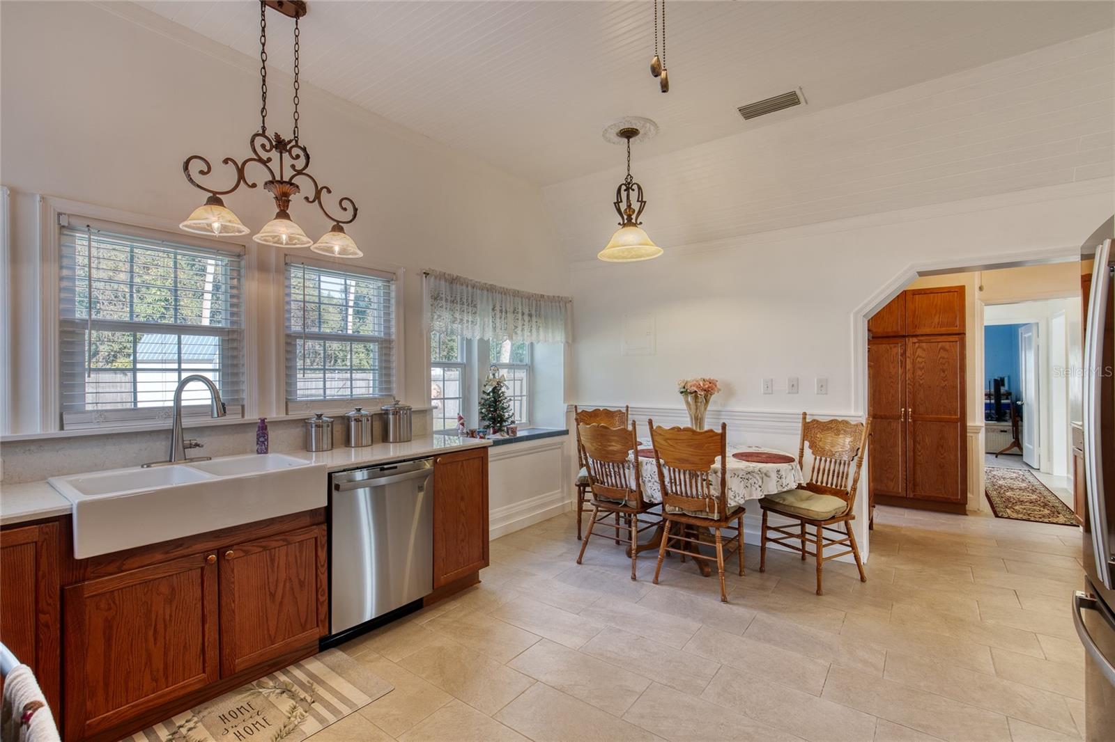 HARBOR OAKS UNIT 01 - Residential Income