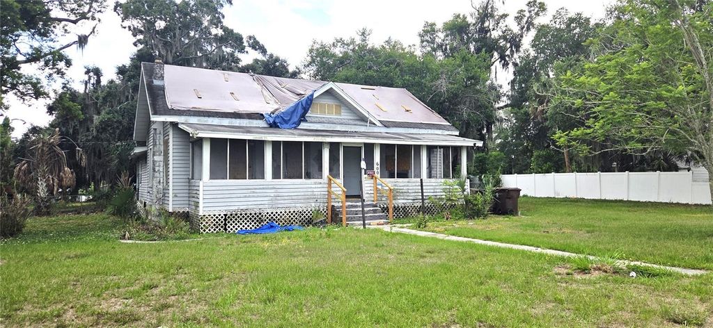 Photo of 600 NW 9th Street, Mulberry, FL 33860 (MLS # L4961905)