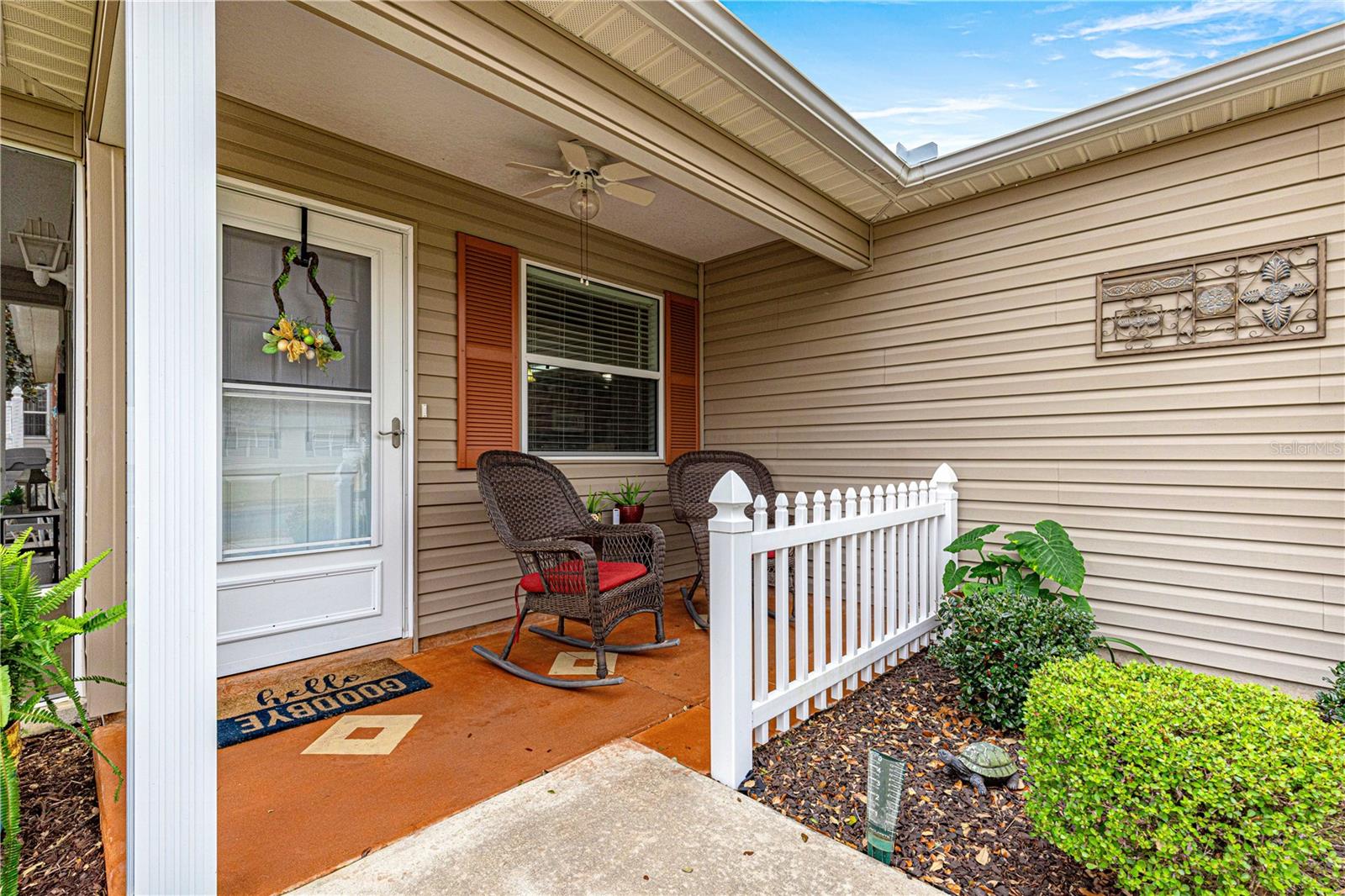 2136 KERWOOD LOOP
