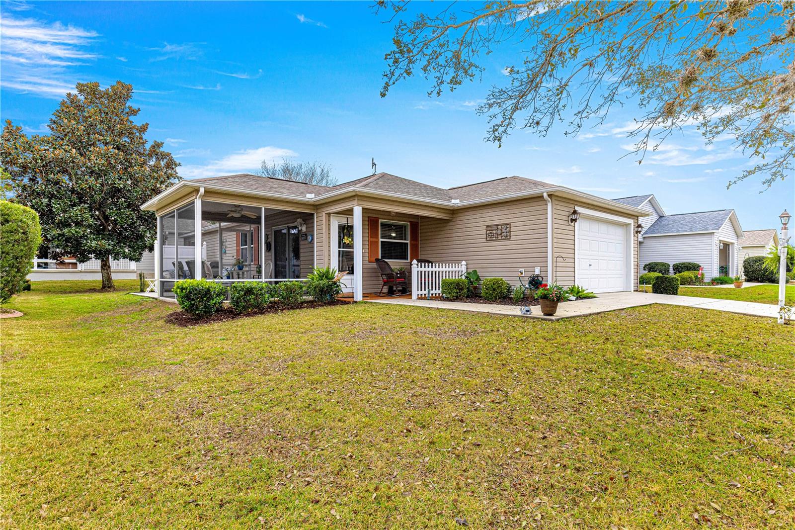 2136 KERWOOD LOOP