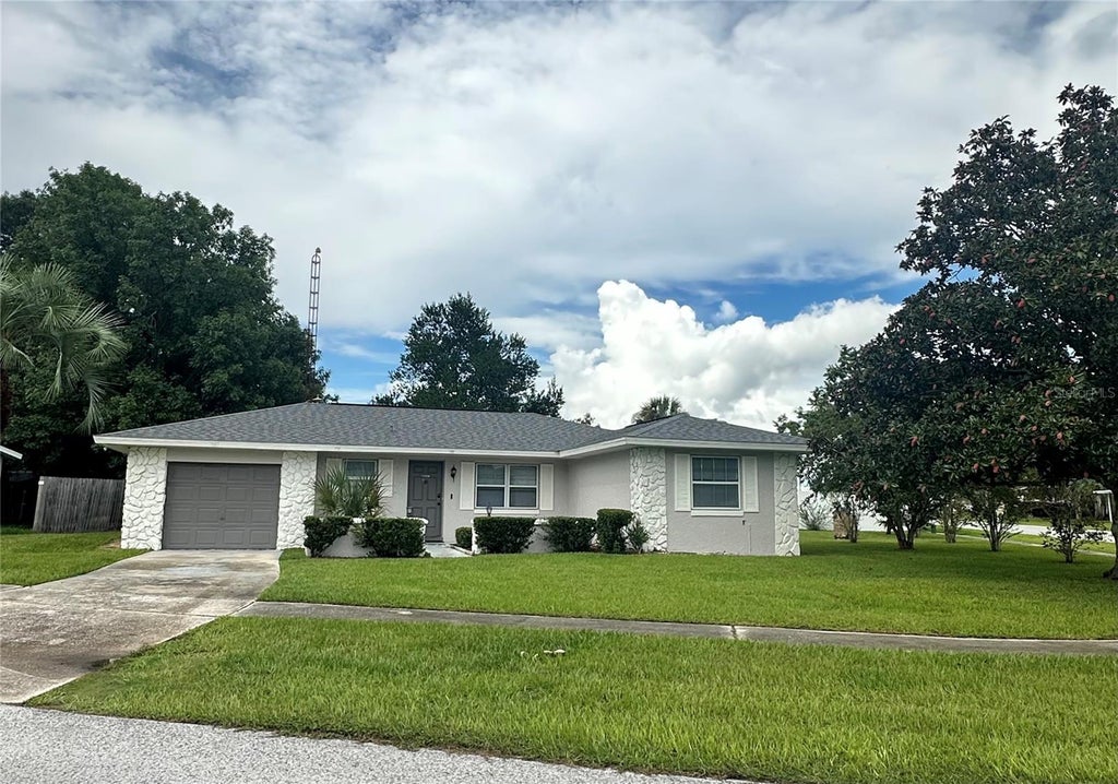 Photo of 4211 SW 145th Place Road, Ocala, FL 34473 (MLS # OM731678)