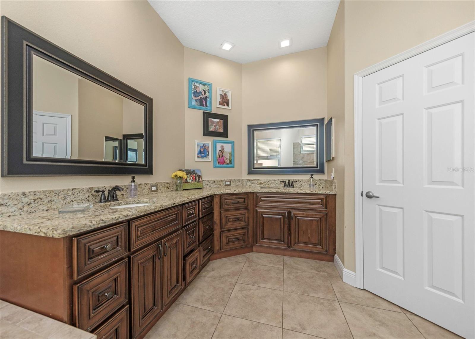 WESTCHASE SEC 306B - Residential