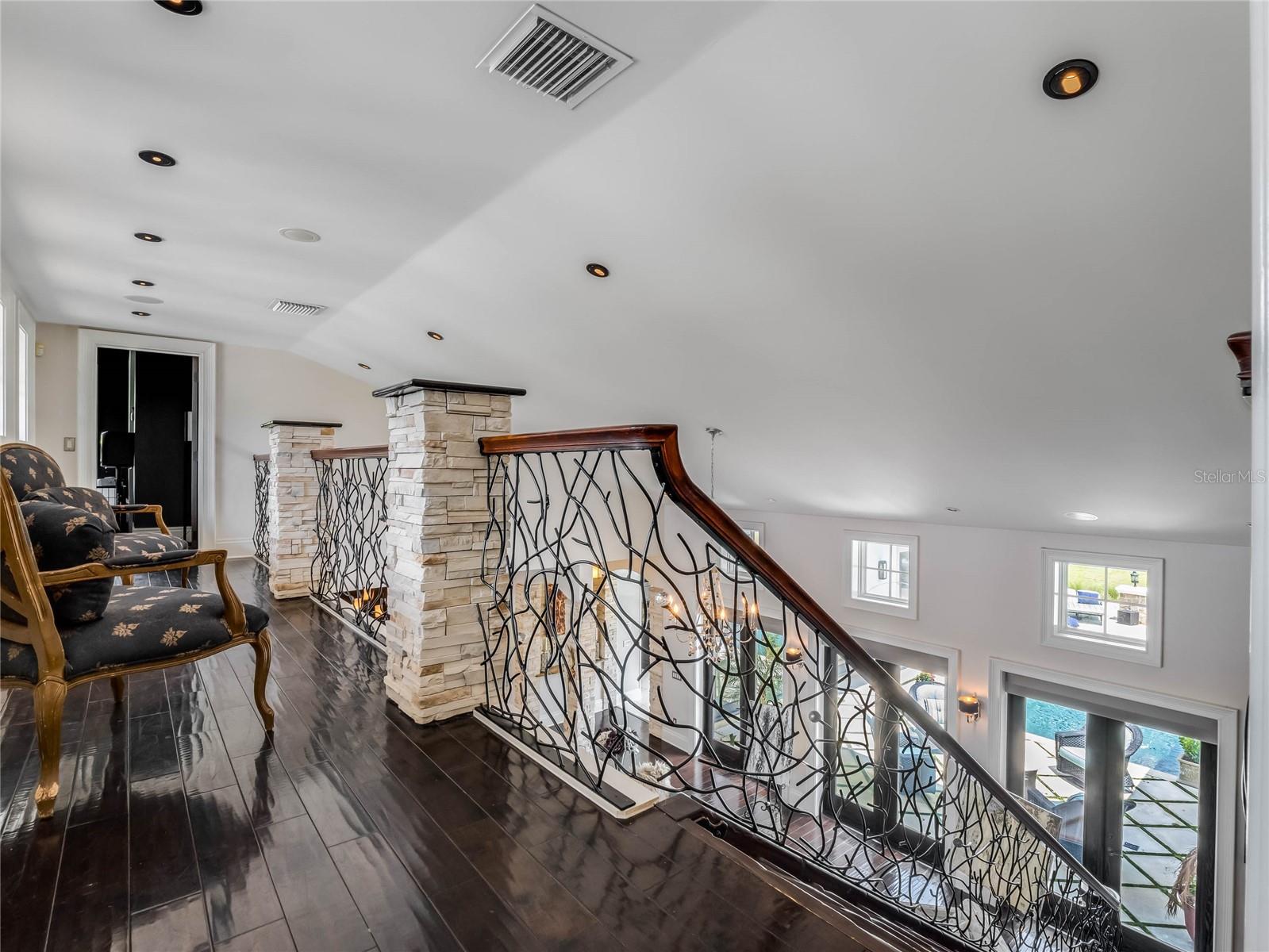 APSHAWA GROVES - Residential