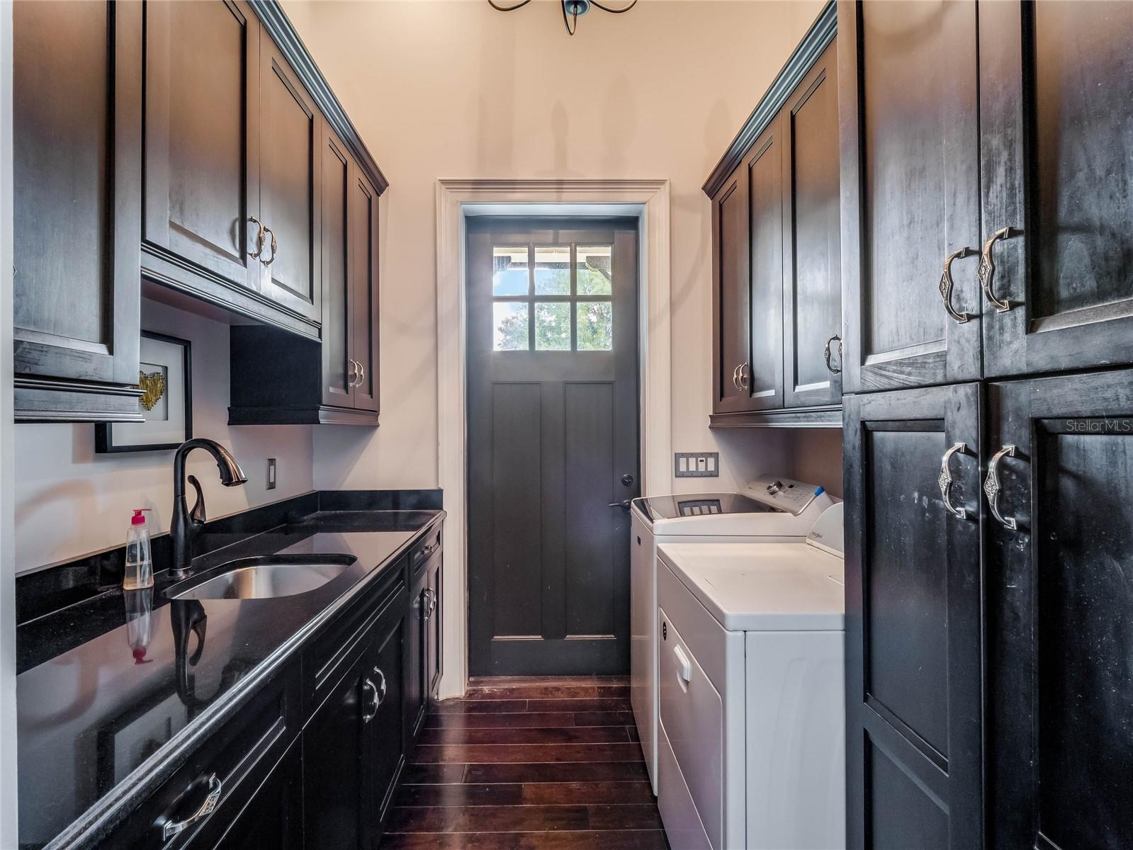 APSHAWA GROVES - Residential