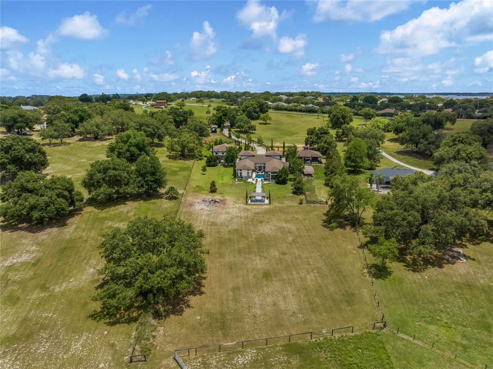 APSHAWA GROVES - Residential