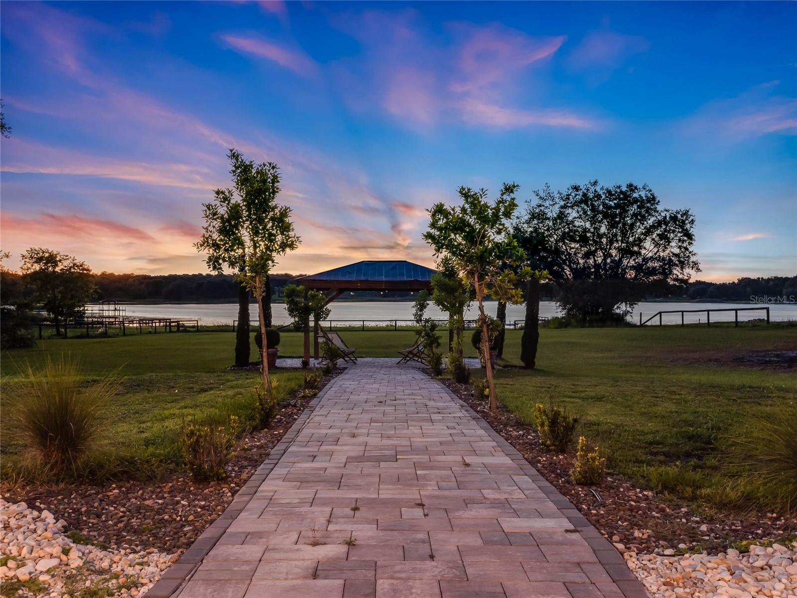 APSHAWA GROVES - Residential