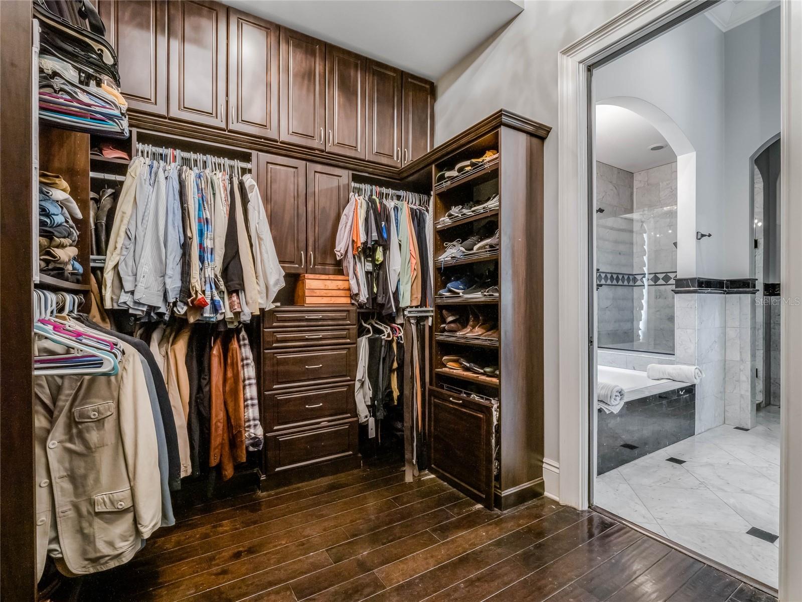 APSHAWA GROVES - Residential