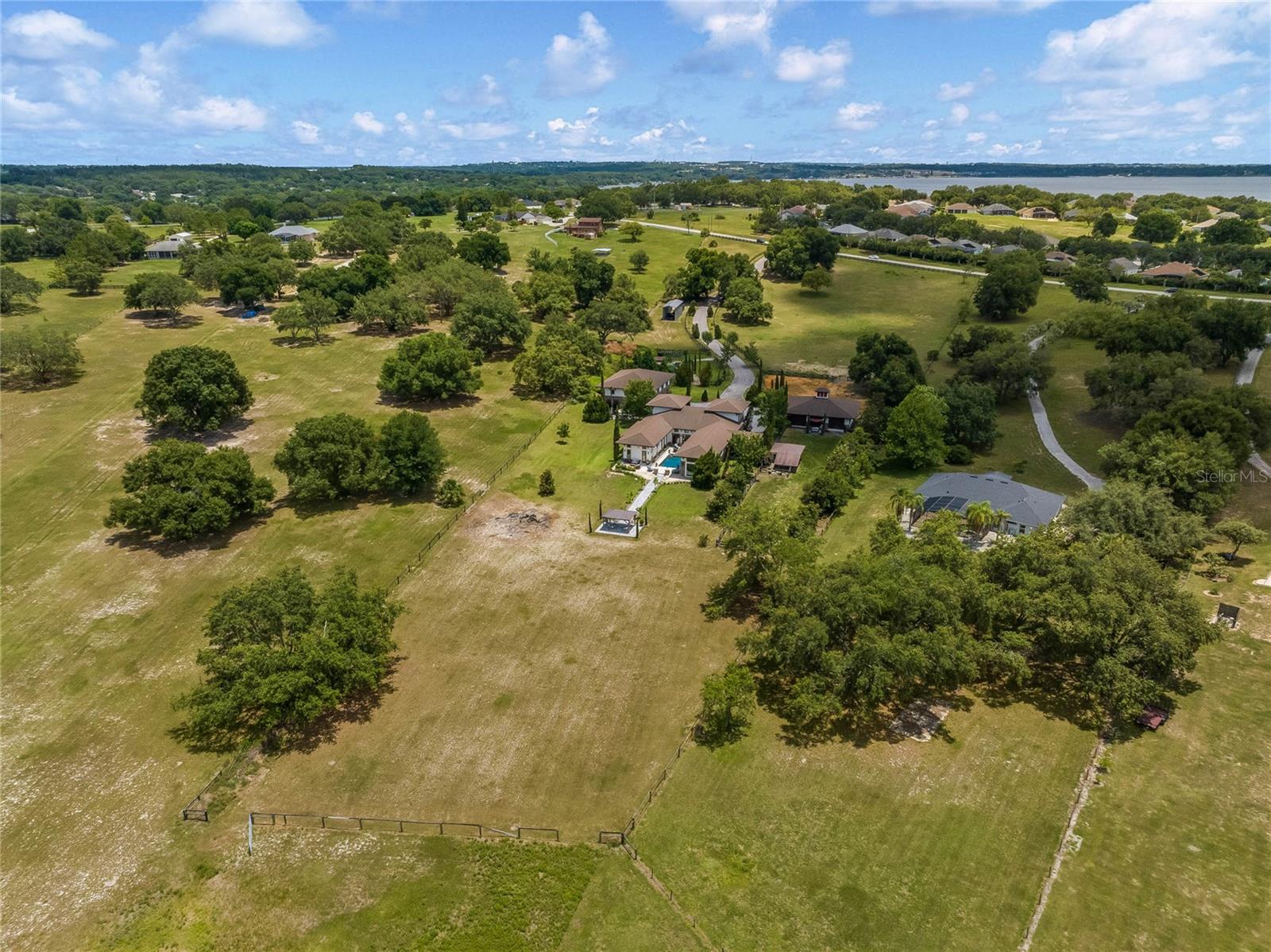 APSHAWA GROVES - Residential