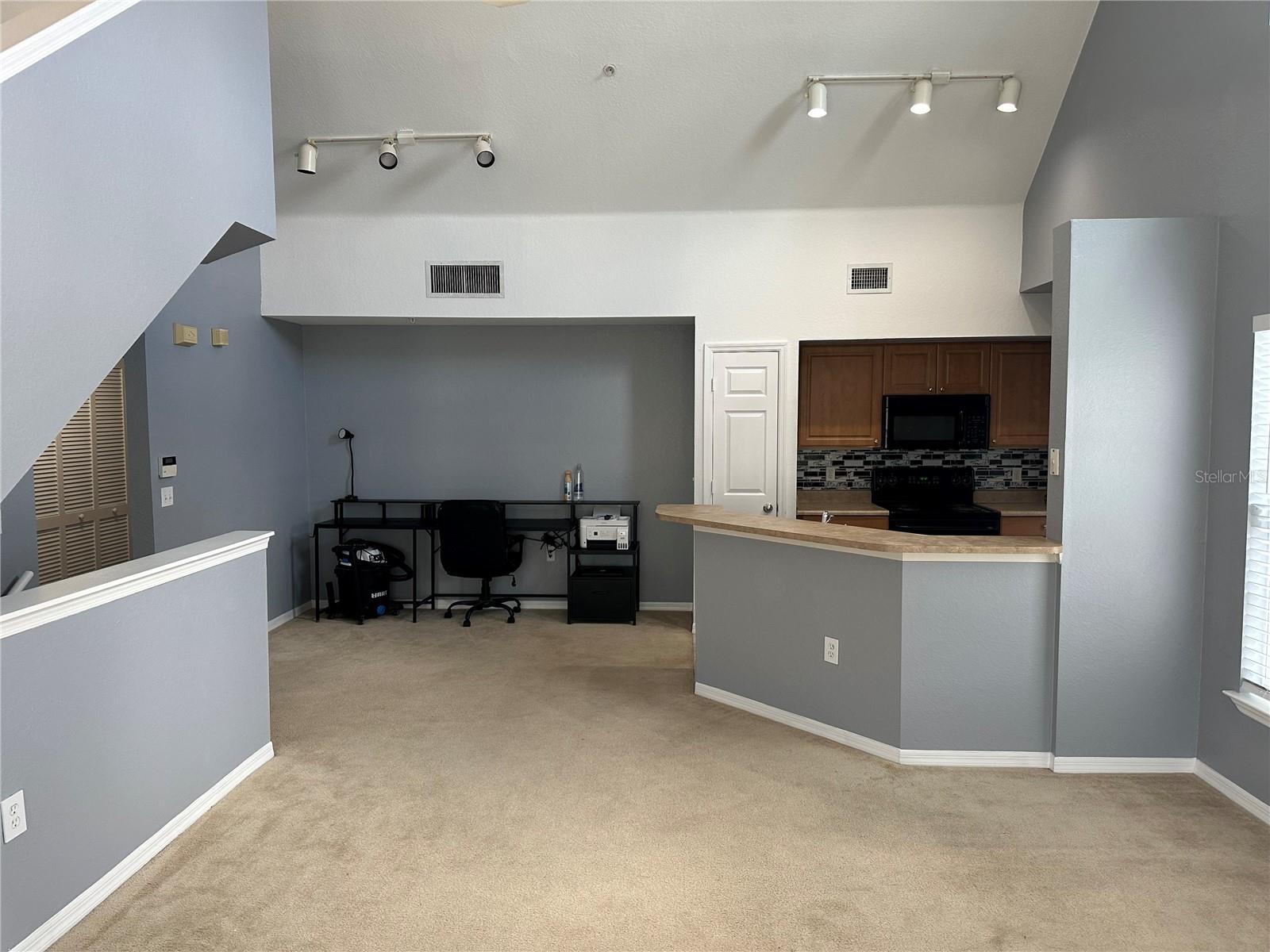 ADMIRALS WALK - Residential Lease