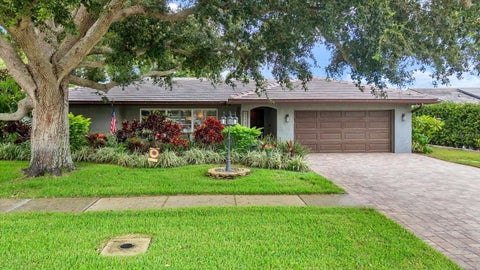 Photo of 11158 137th Street N, Largo, FL 33774 (MLS # TB8553068)