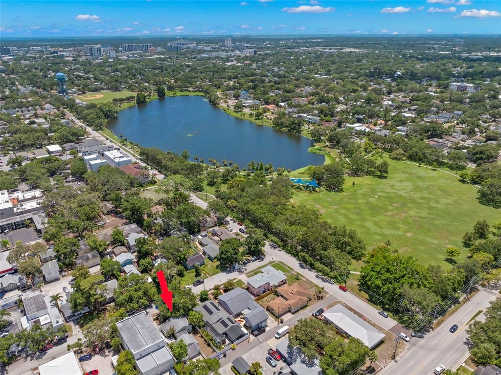 Photo of 427 21st Avenue N, St Petersburg, FL 33704 (MLS # TB8388492)