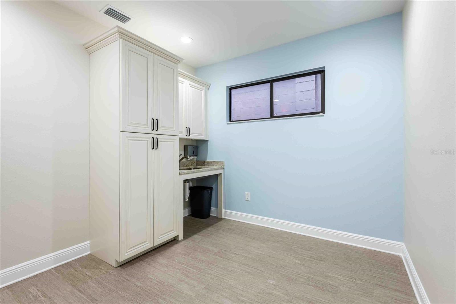 PRINCESS PARK 1 - Commercial Sale