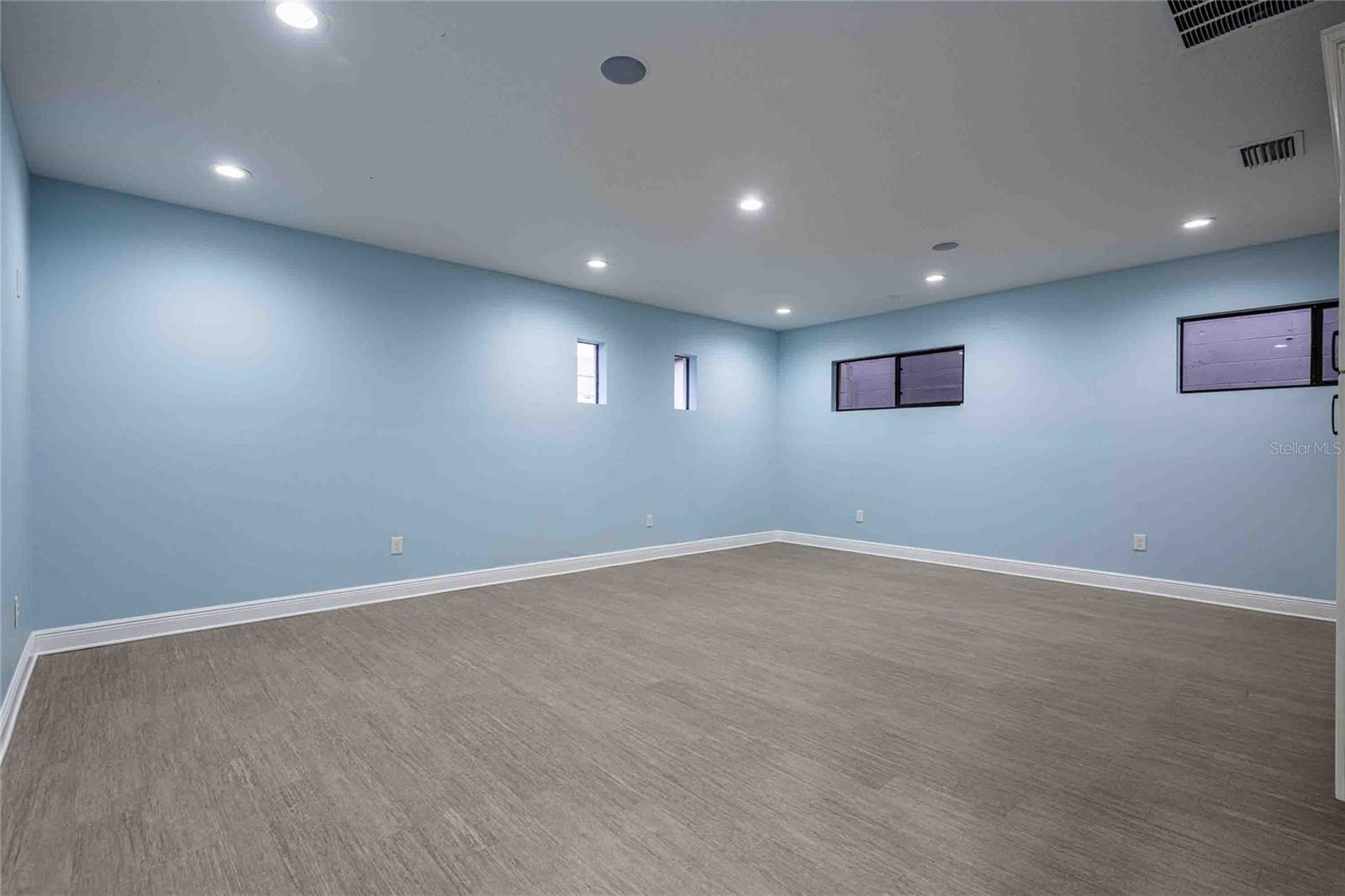 PRINCESS PARK 1 - Commercial Sale