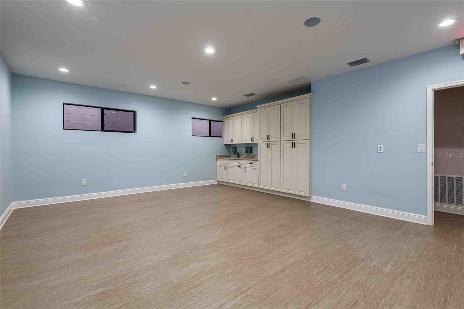 PRINCESS PARK 1 - Commercial Sale