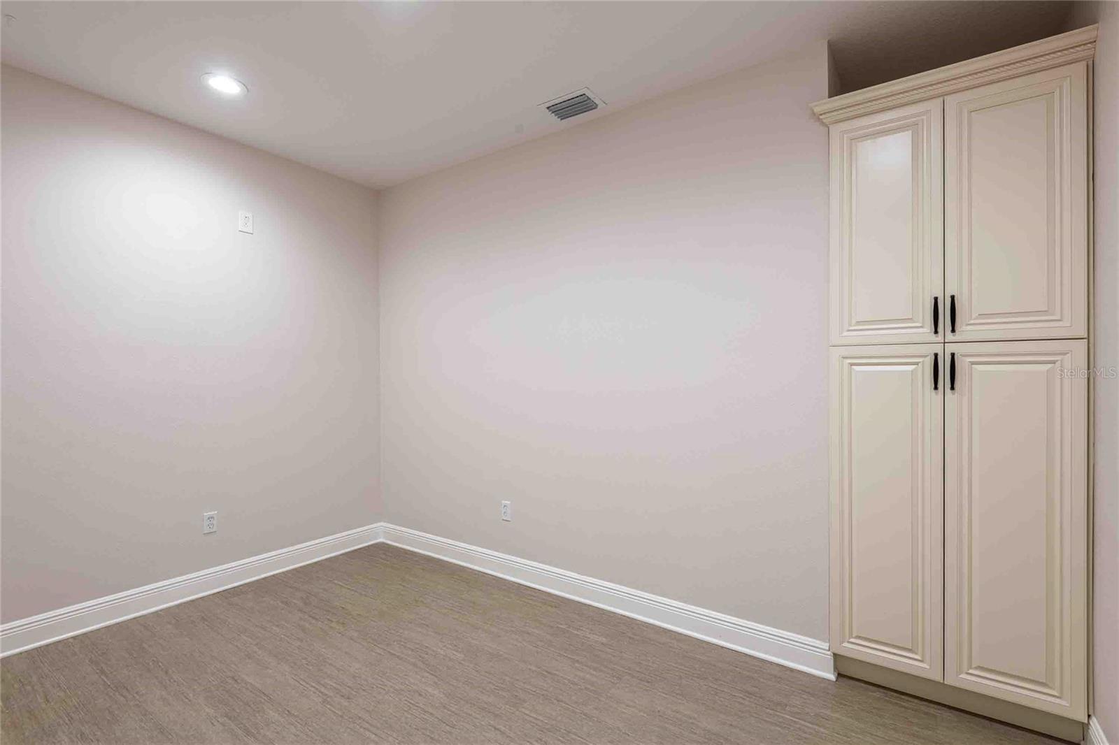 PRINCESS PARK 1 - Commercial Sale