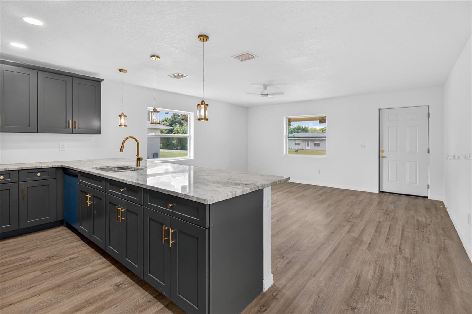 6254 SPINNAKER BOULEVARD