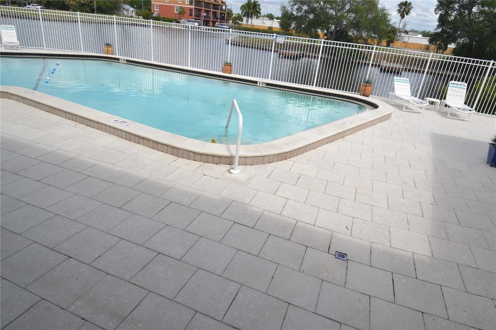 MOORINGS THE CONDO - Residential Lease