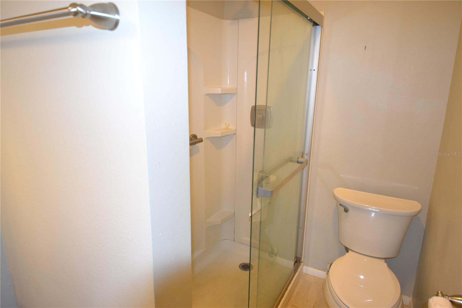 MOORINGS THE CONDO - Residential Lease