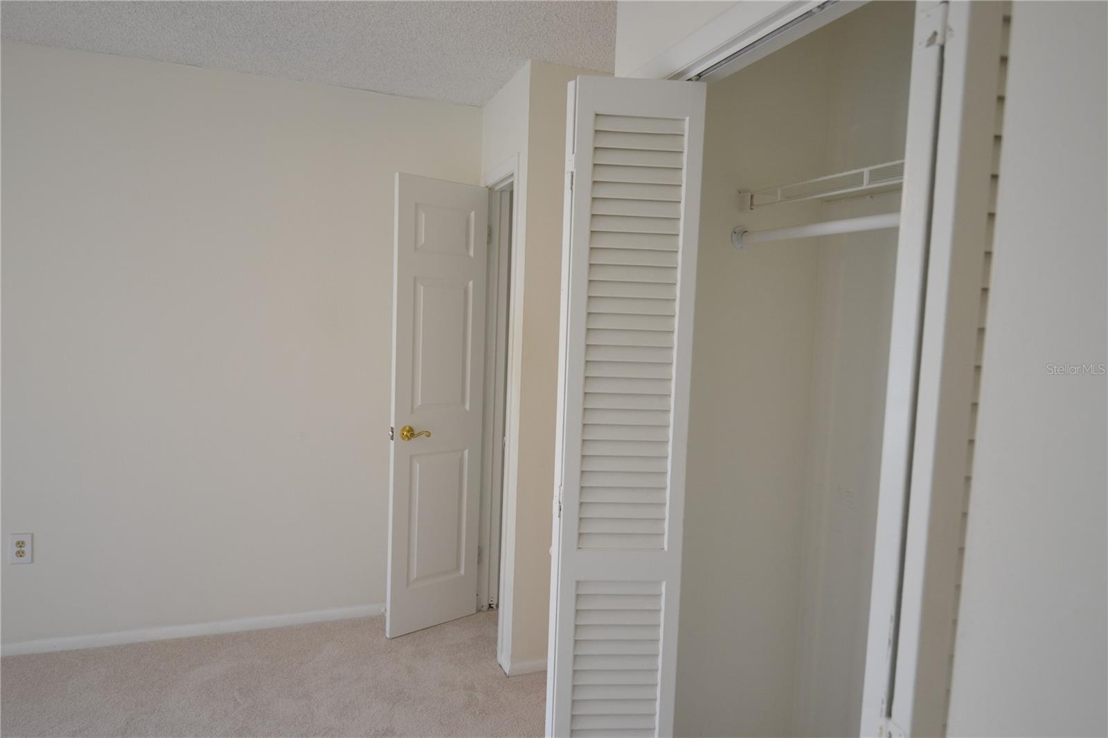 MOORINGS THE CONDO - Residential Lease