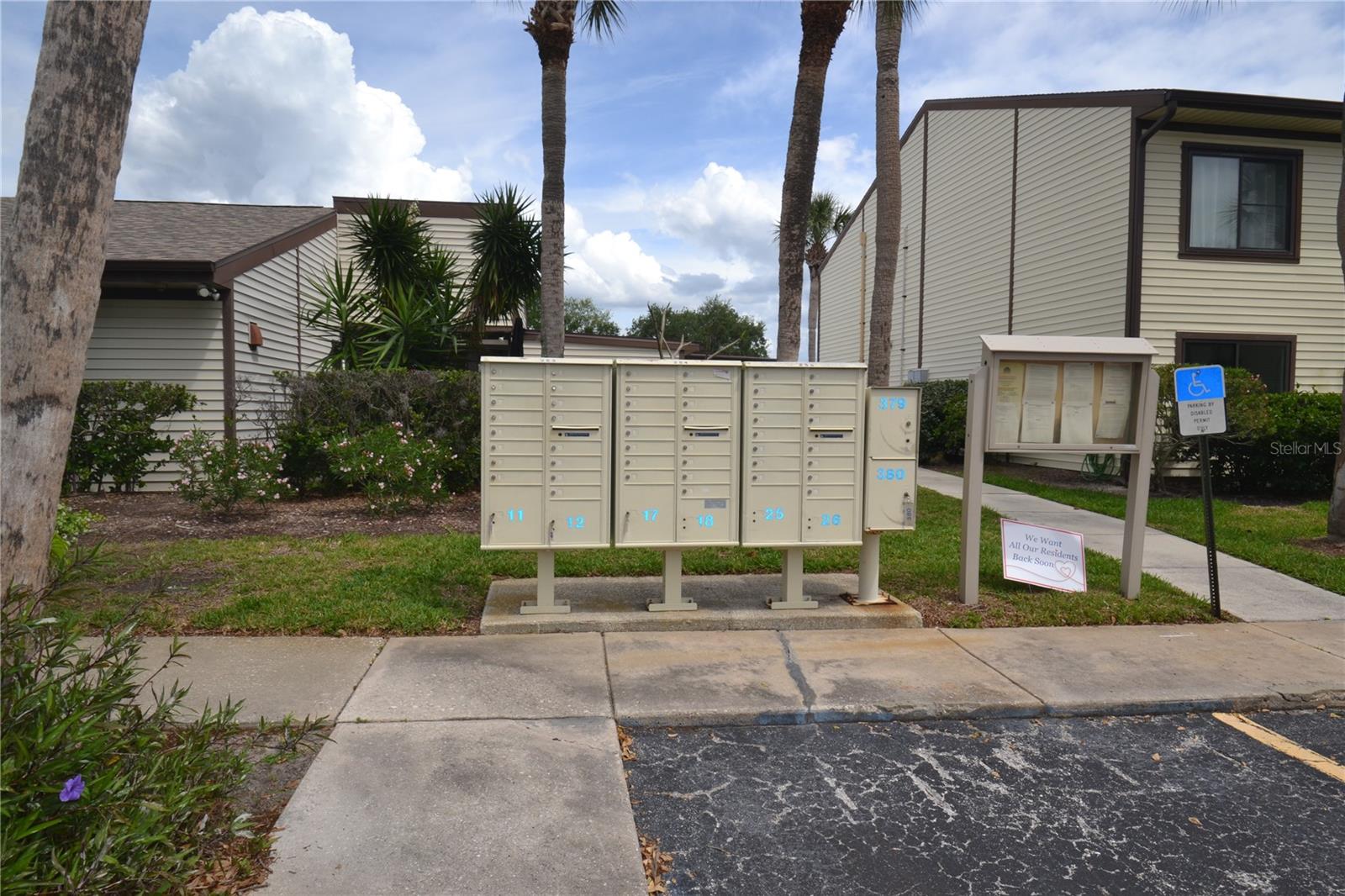 MOORINGS THE CONDO - Residential Lease