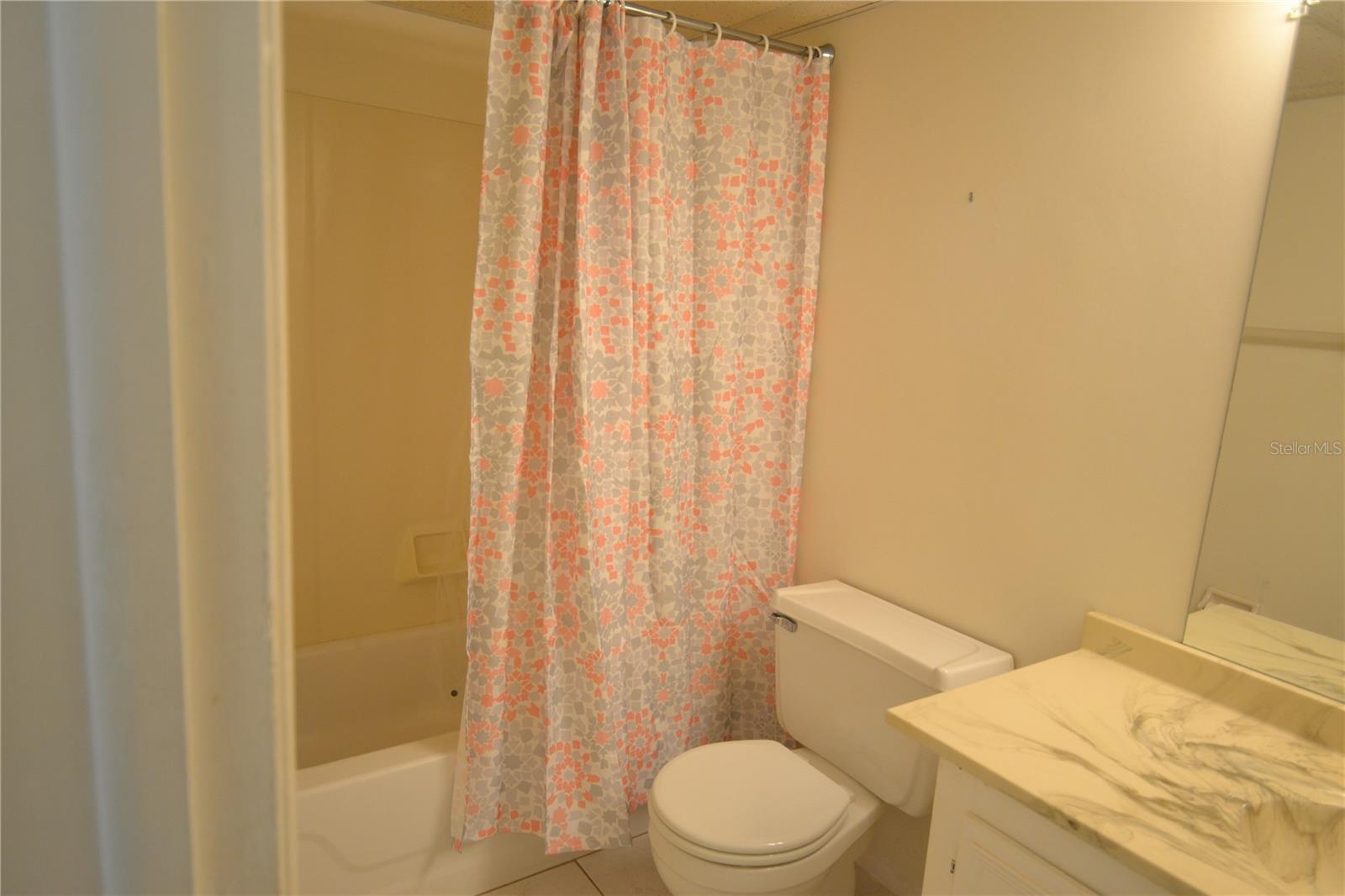MOORINGS THE CONDO - Residential Lease