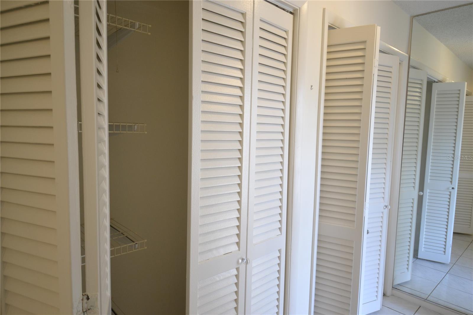 MOORINGS THE CONDO - Residential Lease