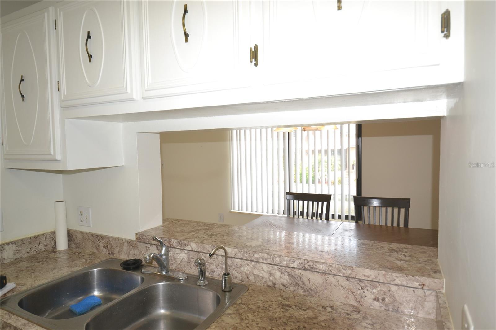 MOORINGS THE CONDO - Residential Lease