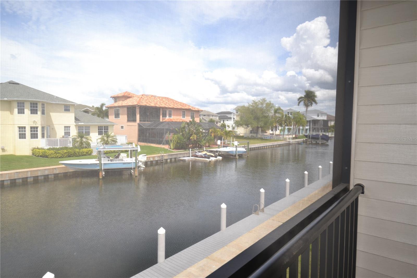 MOORINGS THE CONDO - Residential Lease
