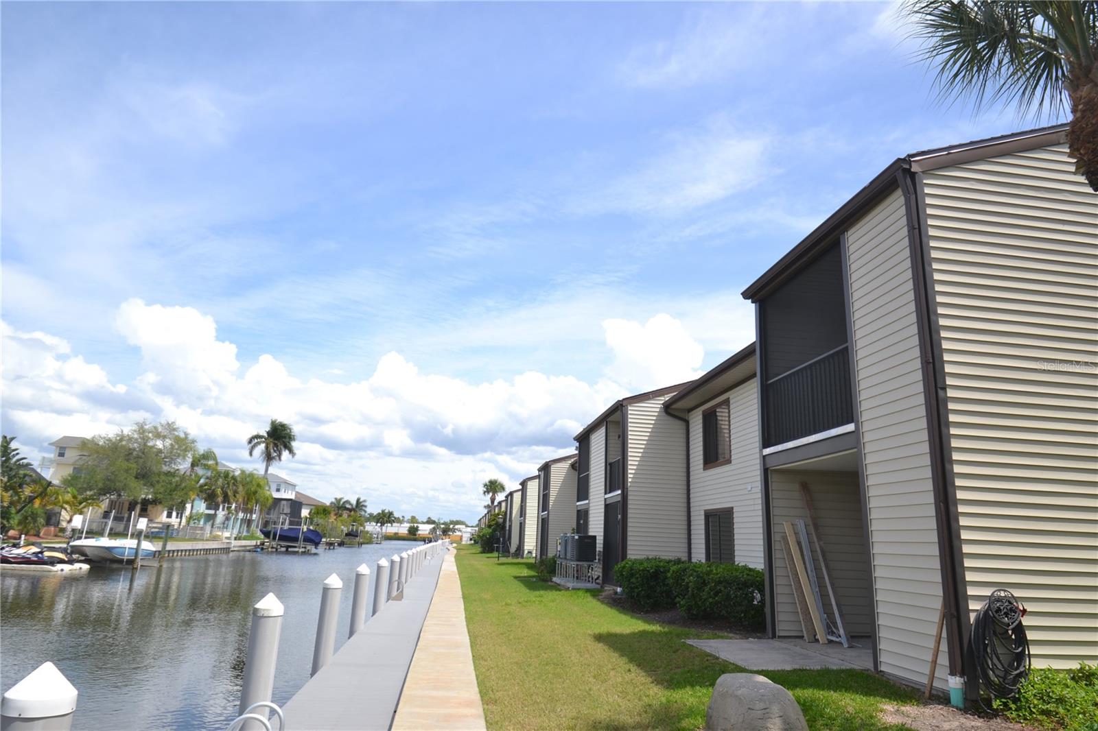 MOORINGS THE CONDO - Residential Lease