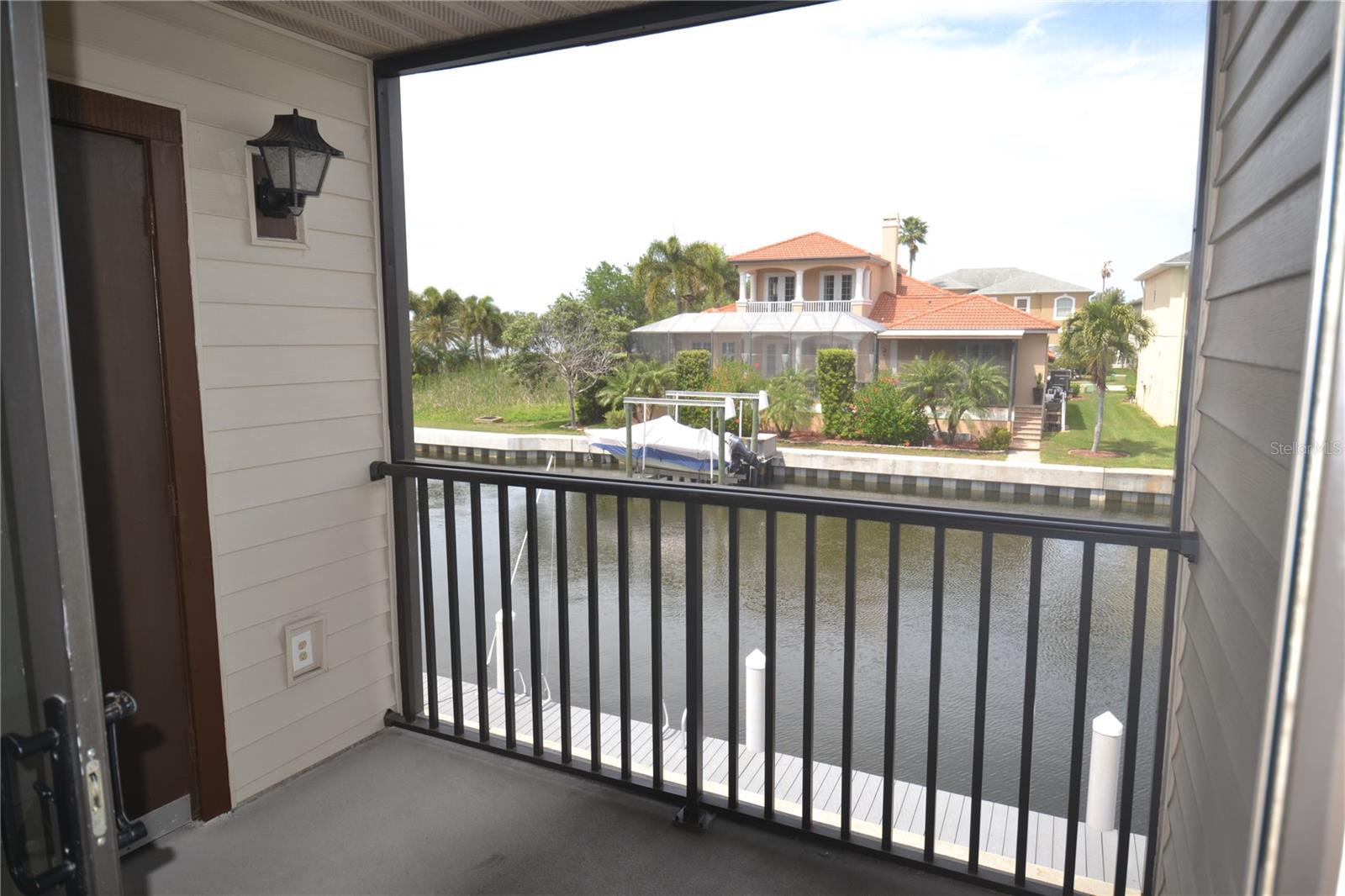 MOORINGS THE CONDO - Residential Lease