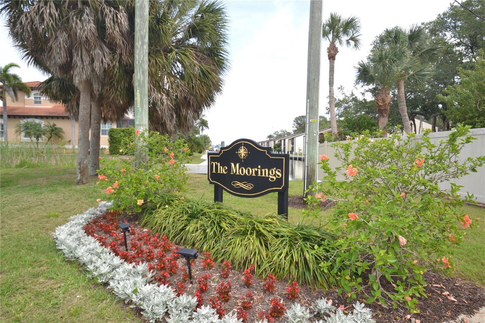 MOORINGS THE CONDO - Residential Lease
