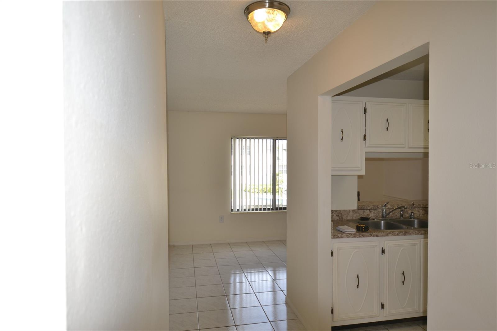 MOORINGS THE CONDO - Residential Lease