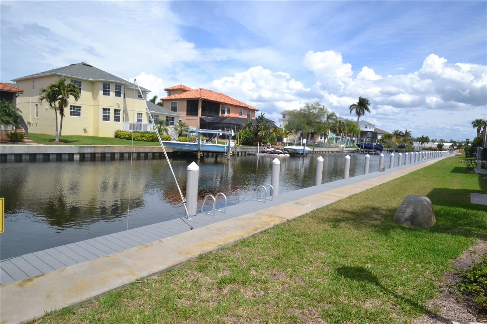 MOORINGS THE CONDO - Residential Lease