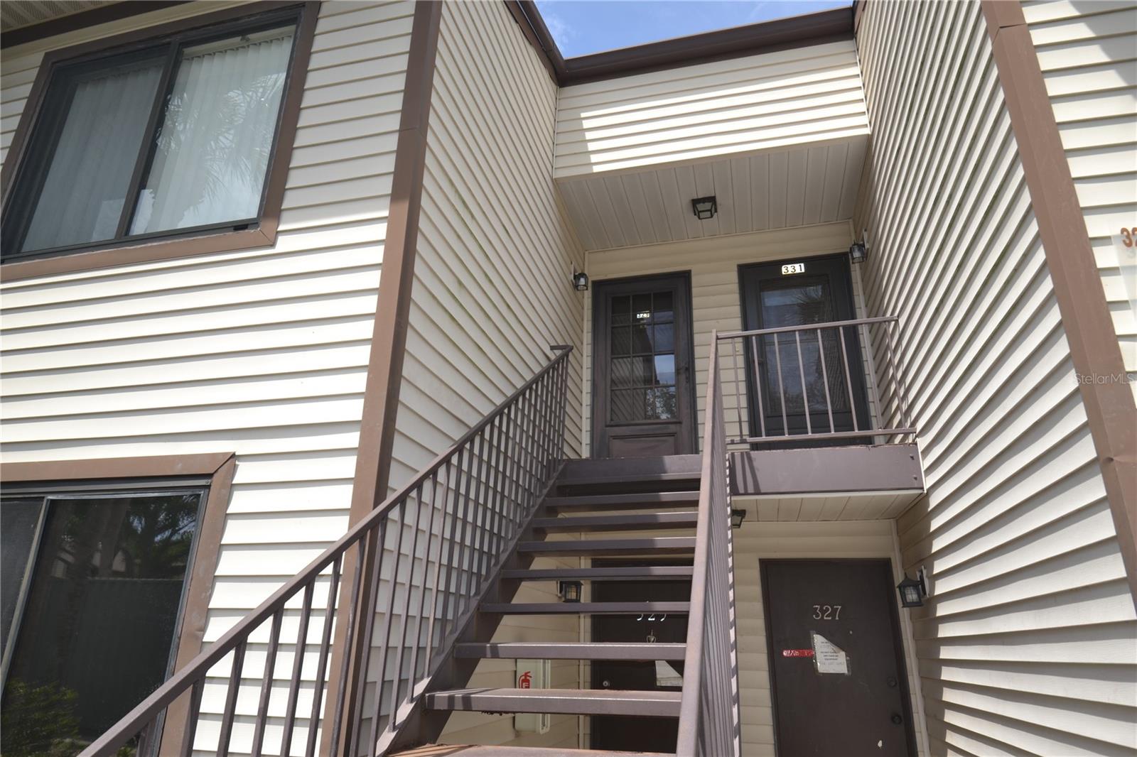 MOORINGS THE CONDO - Residential Lease