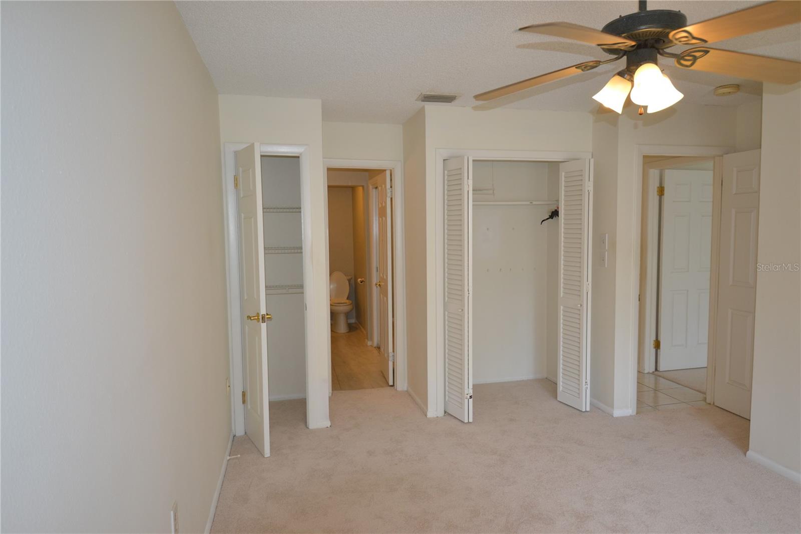 MOORINGS THE CONDO - Residential Lease